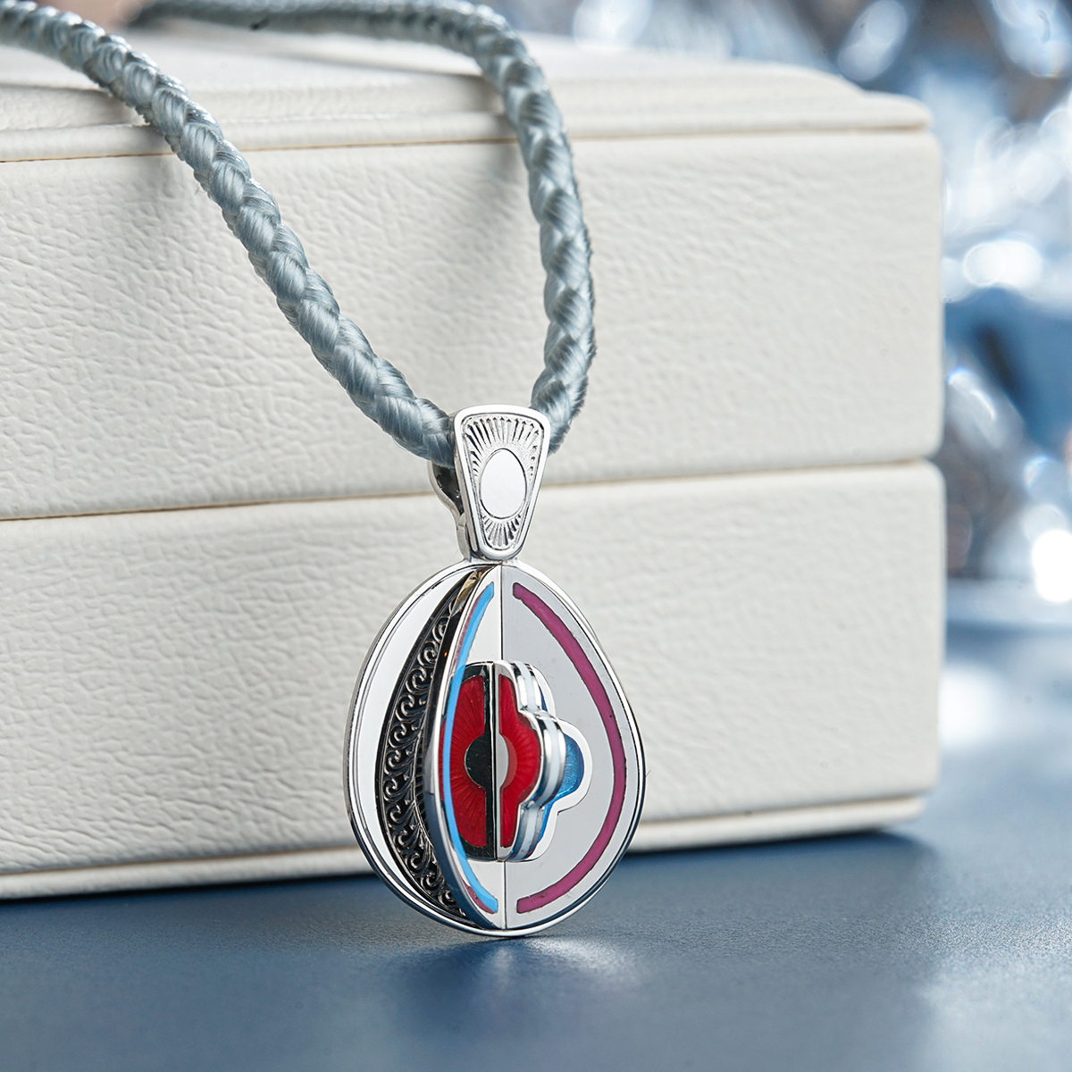 Gold pendant with enamel "Light of Easter" - Image 3